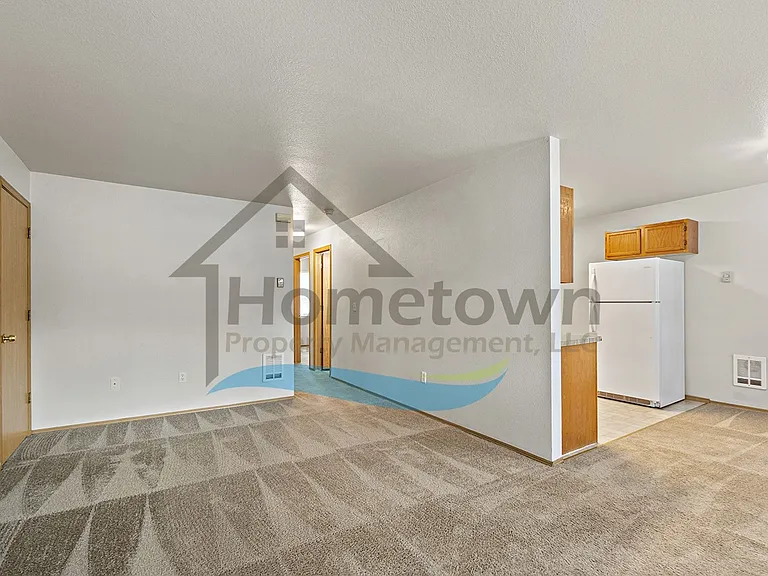 703 N Compton St — Photo 10