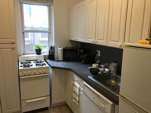 89 Park Dr Photo 1
