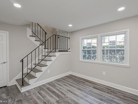 3rd image of 14787 Barksdale St