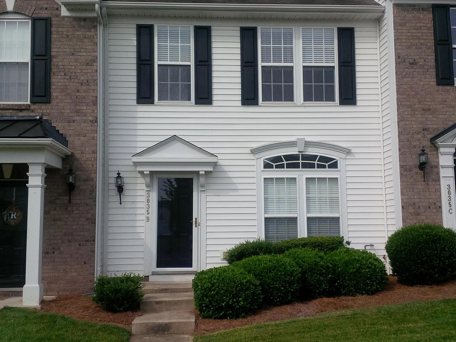 2 bed, 2.5 bath, 1440 sqft, $1,699 — Photo 1