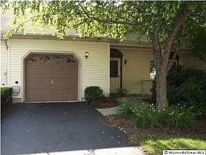 19 Riva Blvd photo 1