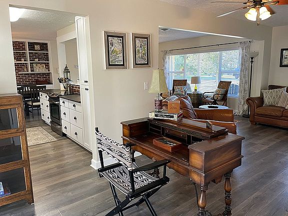 5th image of 2268 Seville Ave