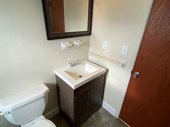 5th image of 1014 Trenton Dr