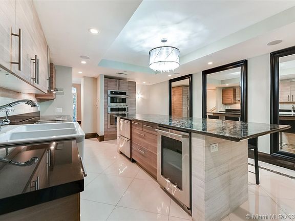 2nd image of 606 Valencia Ave #106