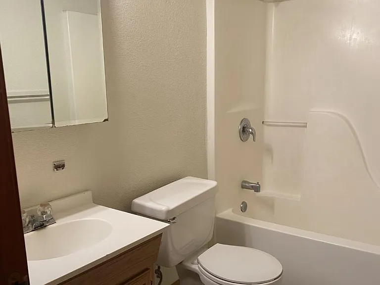 256 E Sarnia St #3 — Photo 3