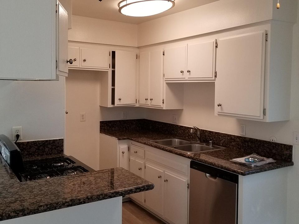 1st image of 1339 E Grace St #8