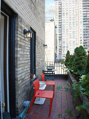 Sold by Sotheby's International Realty | media 1