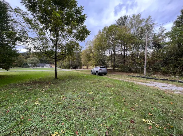 194 Lick Fork Rd, Middlesboro, KY 40965