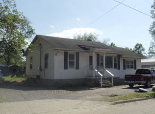 712 W Oak St, Herrin, IL 62948