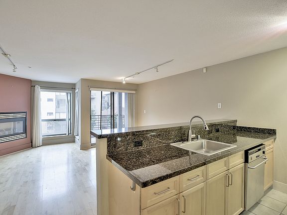 4th image of 2068 3rd St APT 7