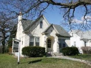 54 Lincoln Ave, Elgin, IL 60120