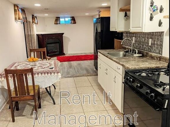 3rd image of 1009 Durand Dr