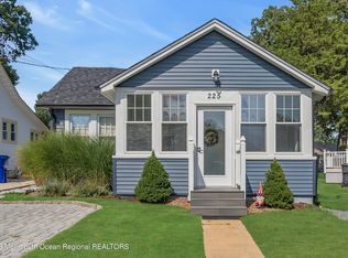 225 Swan Blvd, Toms River, NJ 08753