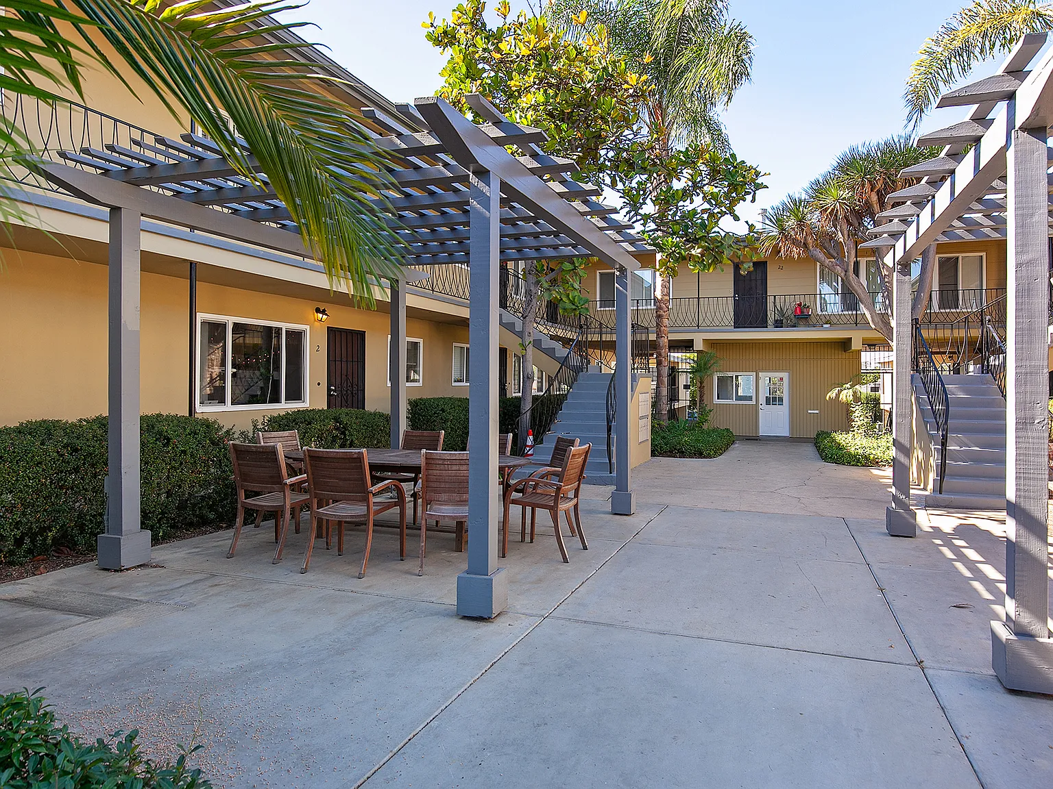 2 bed, 875 sqft, $2,095 — Photo 2