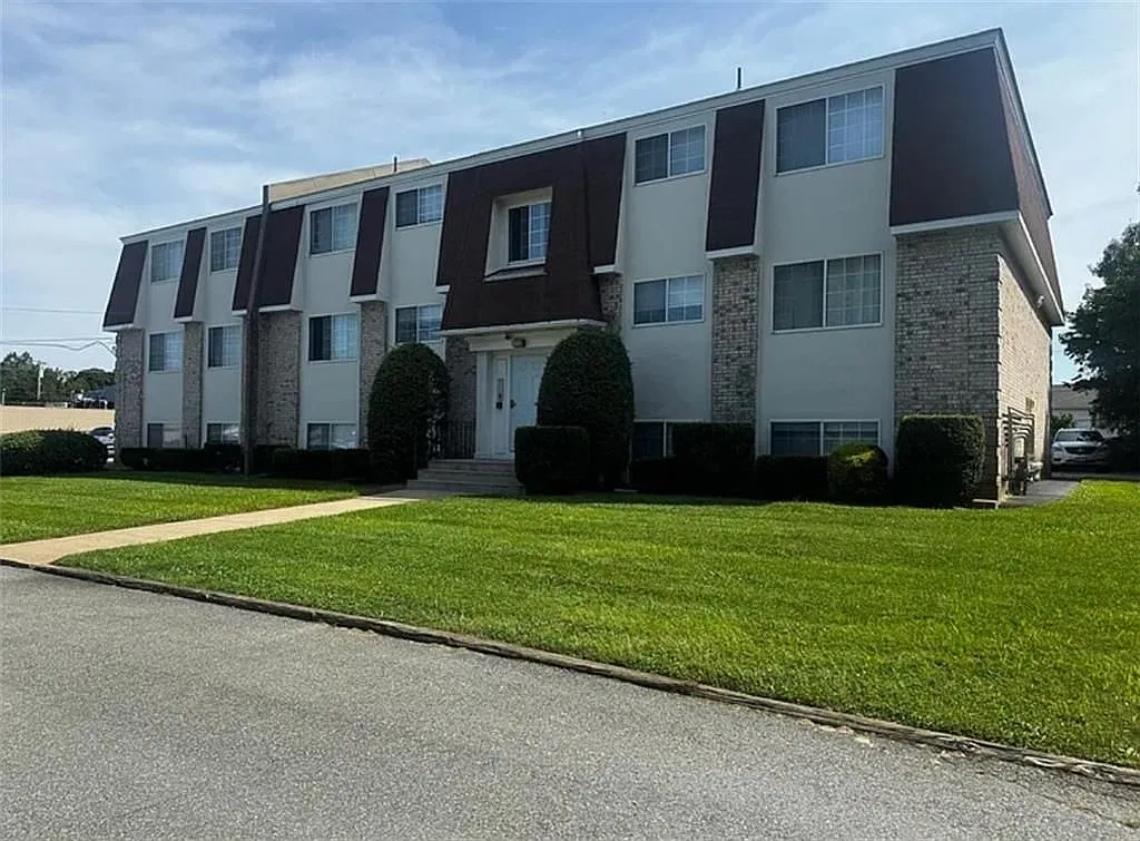 2 bed, 1.0 bath, 900 sqft, $1,850 — Photo 1