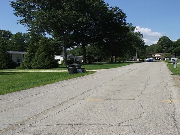 5th image of 506 Fairlane Dr