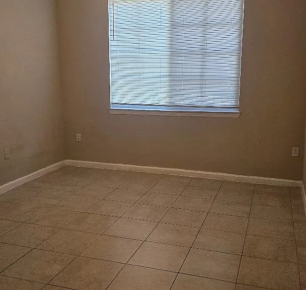 1111 Myrtlewood Cir E — Photo 9