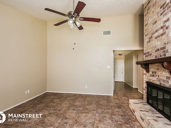 5th image of 2505 Arapaho Dr