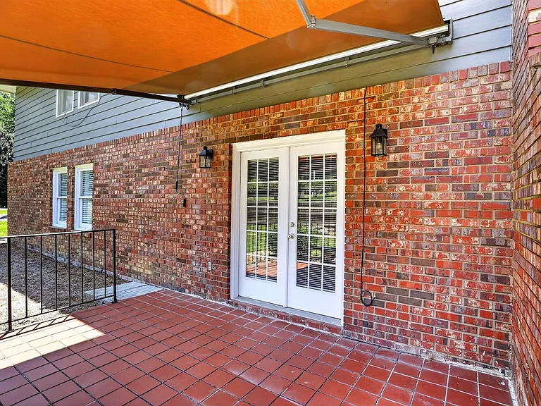 104 Montclair Dr — Photo 39