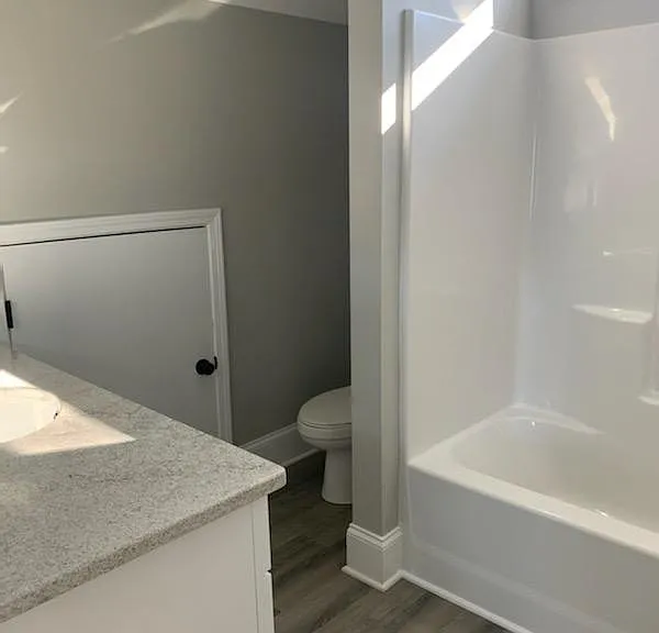 208 Walters St #B — Photo 10
