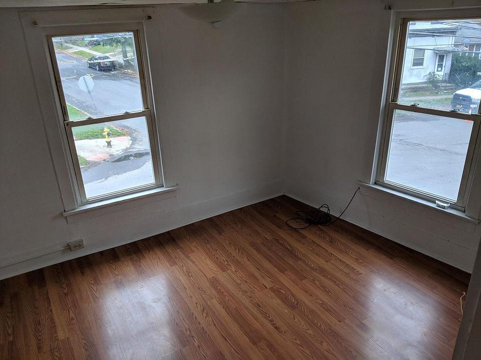 2nd image of 55 Orchard St APT 3