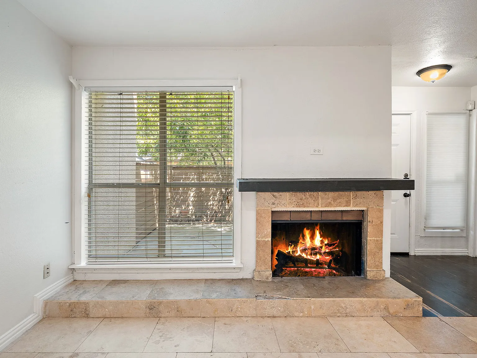 2 bed, 970 sqft, $1,700 — Photo 3