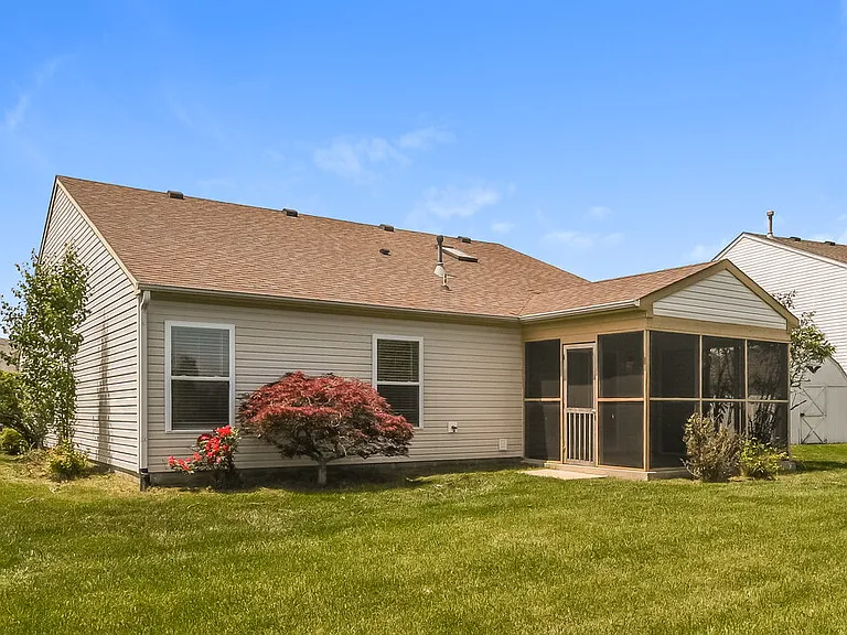 1295 Spring Lake Dr — Photo 15