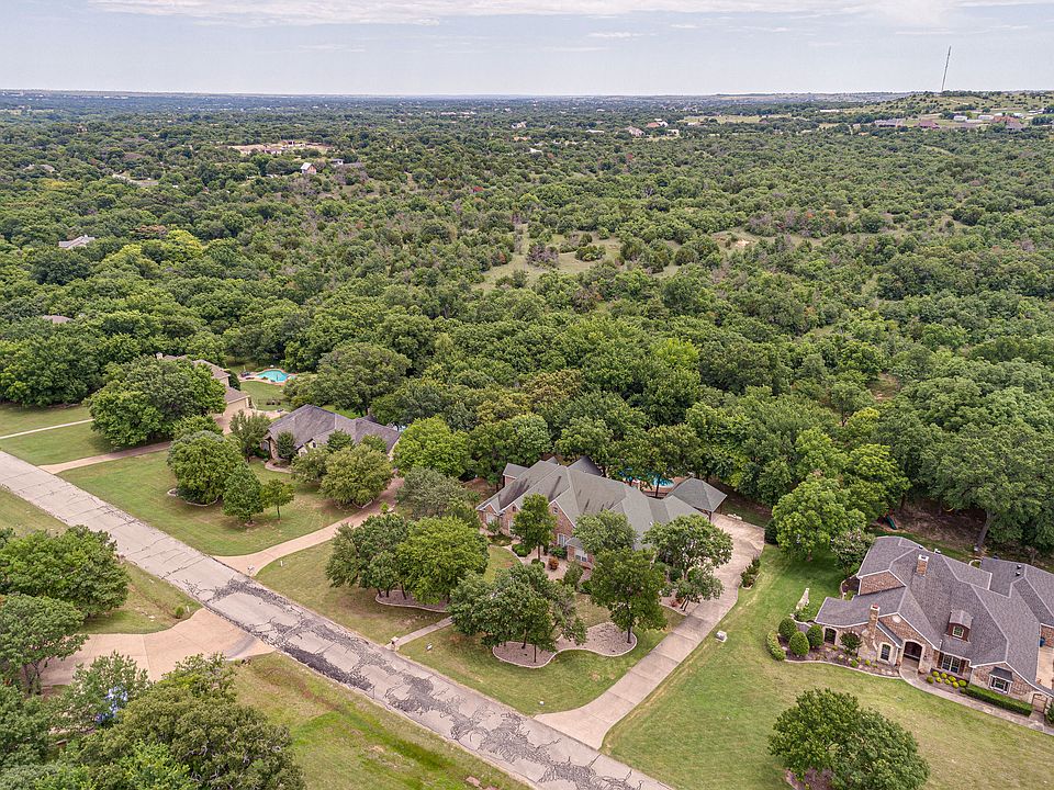1st image of 384 Creek Bend Dr