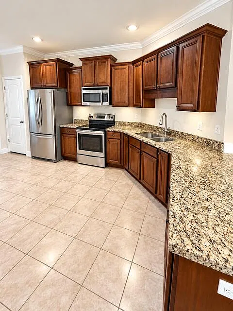 3 bed, 1490 sqft, $2,695 — Photo 4