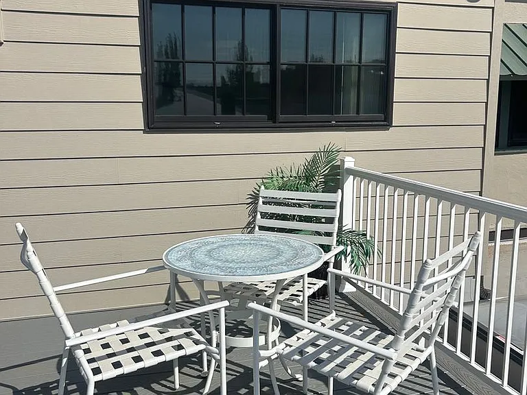 241 High St NE — Photo 20