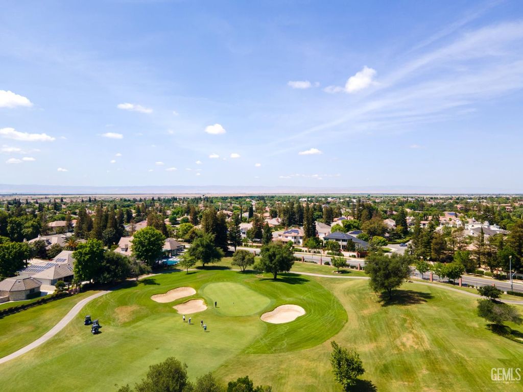 2300 Weybridge Drive 5