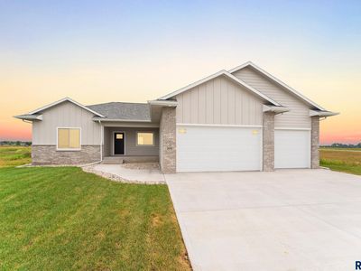 300 Willow Trl, Crooks, SD, 57020
