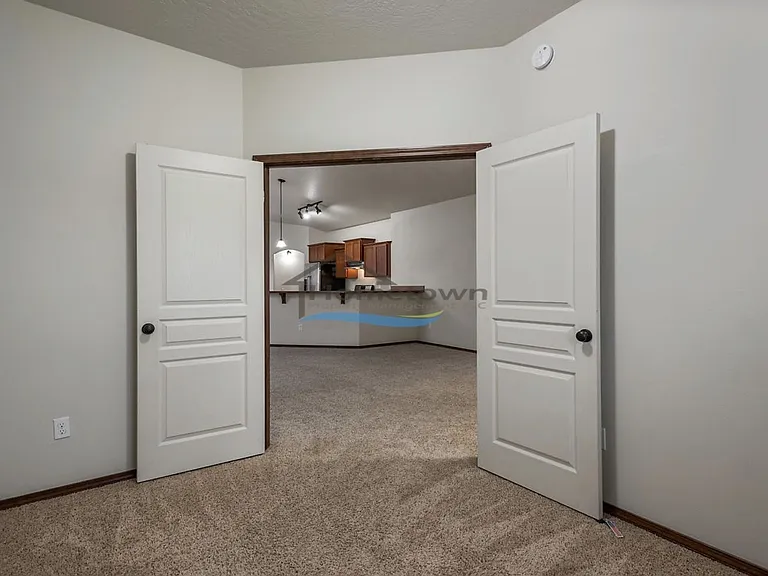 7346 N Carrington Ln — Photo 20
