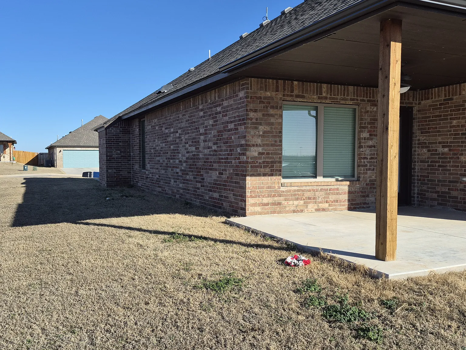 2709 N Cedar Ridge Dr — Photo 4