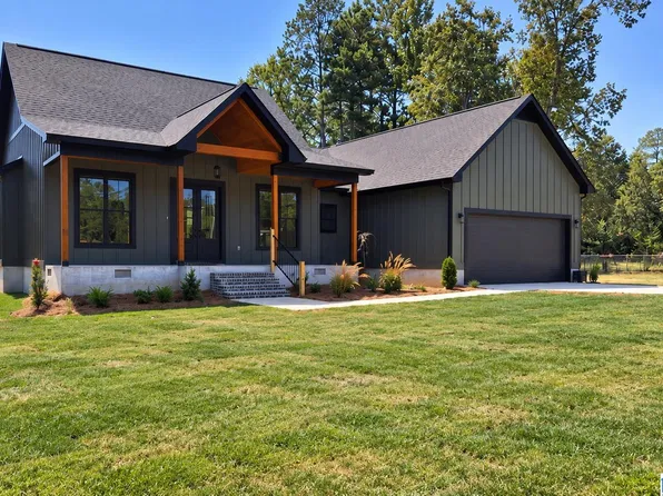5519 4th St, Hokes Bluff, AL 35903