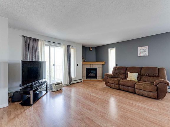 2nd image of 301-1723 35th St SE #301