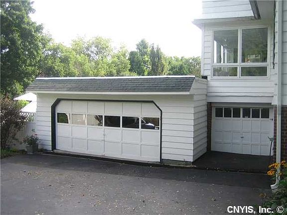 3rd image of 311 Farmer St
