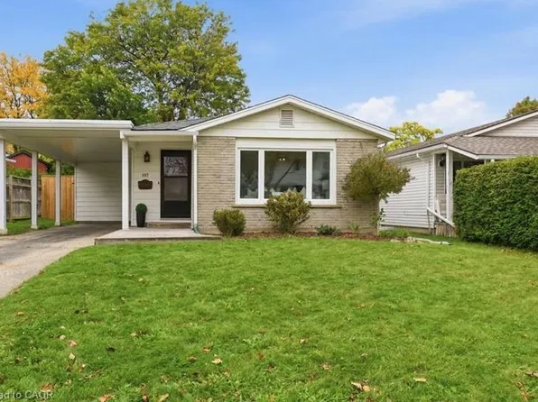 197 Pinedale Dr, Kitchener, ON N2E 1K2