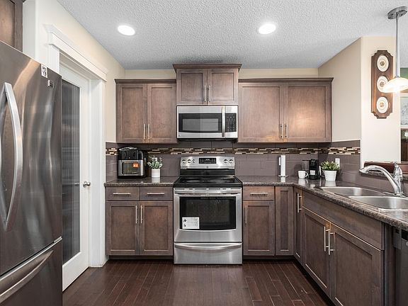 4th image of 612 175a St SW