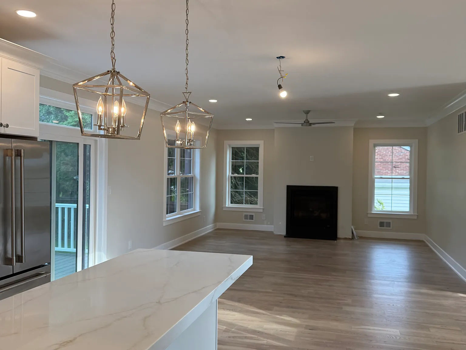 4 bed, 4.5 bath, 3052 sqft, $7,000 — Photo 2