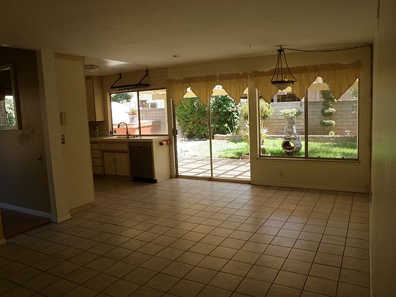 kitchen den
