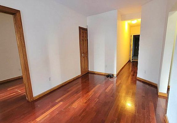 2nd image of 410 W 44th St APT 25