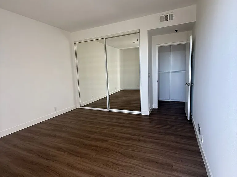 Perfectly situated 2 bedroom and 2 bathroom ! — Photo 41