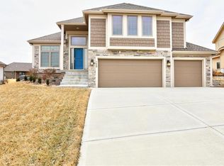 7628 N Amoret Ave, Kansas City, MO 64151