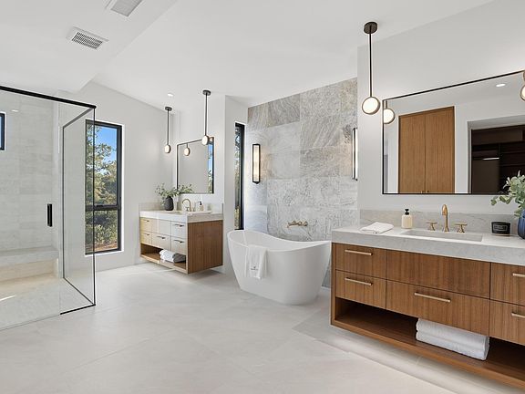 4th image of 1002 S Dells Point