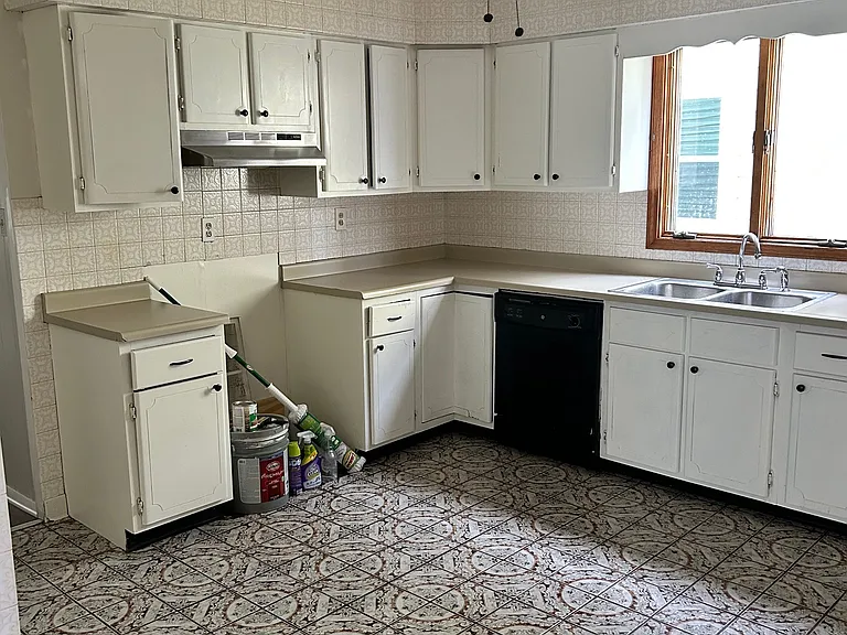 380 Colvin Ave #1 — Photo 9