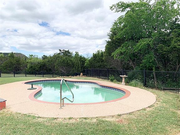 5th image of 205 Olivias Ct