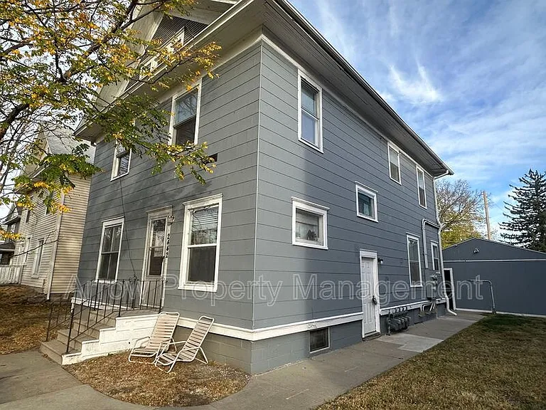 2442 Vine St #4 — Photo 1