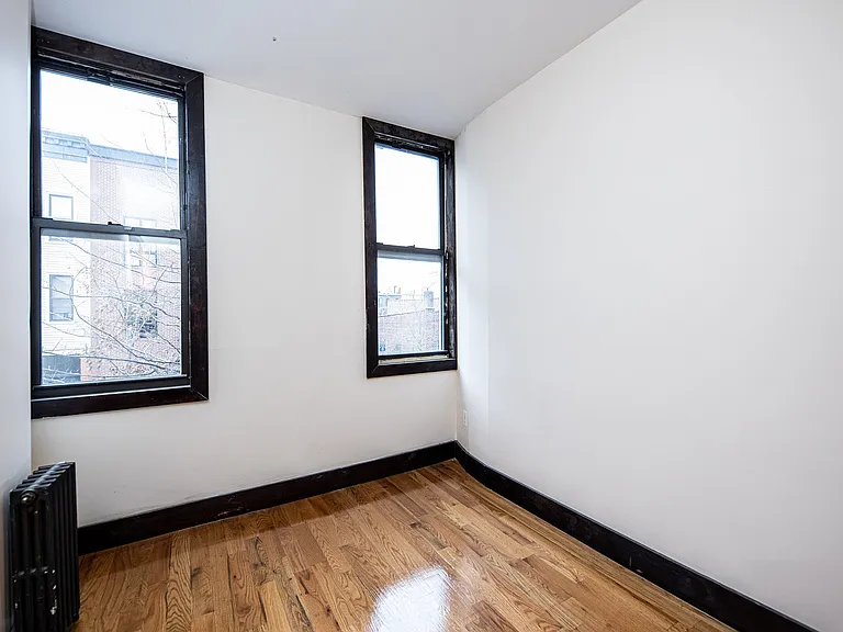 88 Starr St #2R — Photo 4
