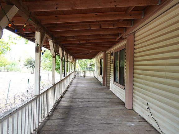4th image of 308 East St